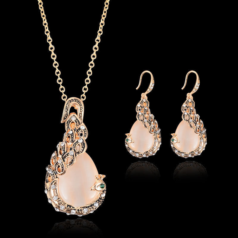 Elegant Pink Gem Necklace Jewelry Set