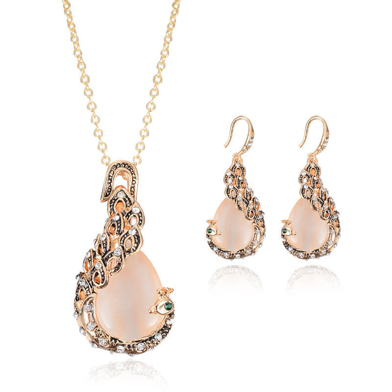 Elegant Pink Gem Necklace Jewelry Set