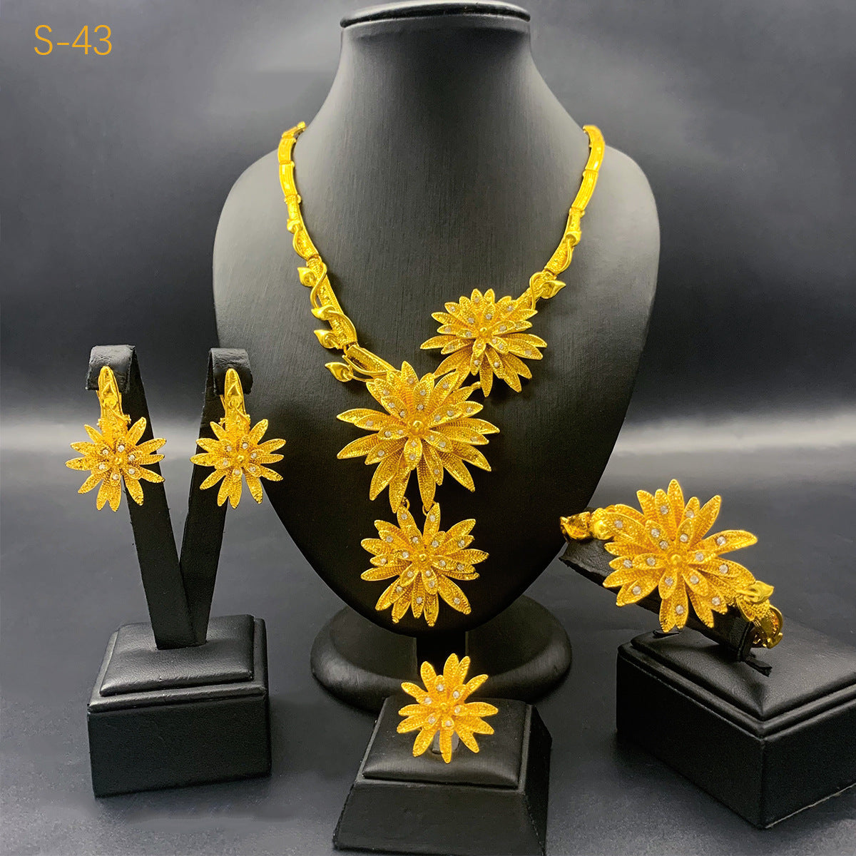 Classic  Elegant Jewelry Set