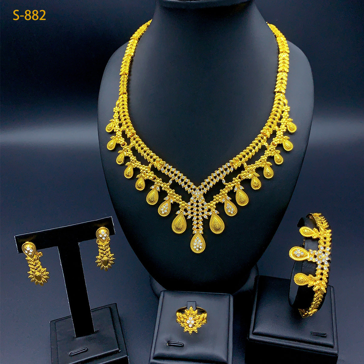Classic  Elegant Jewelry Set